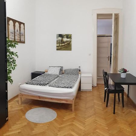 Near Jokai Ter With 3 Rooms Budapešť Exteriér fotografie