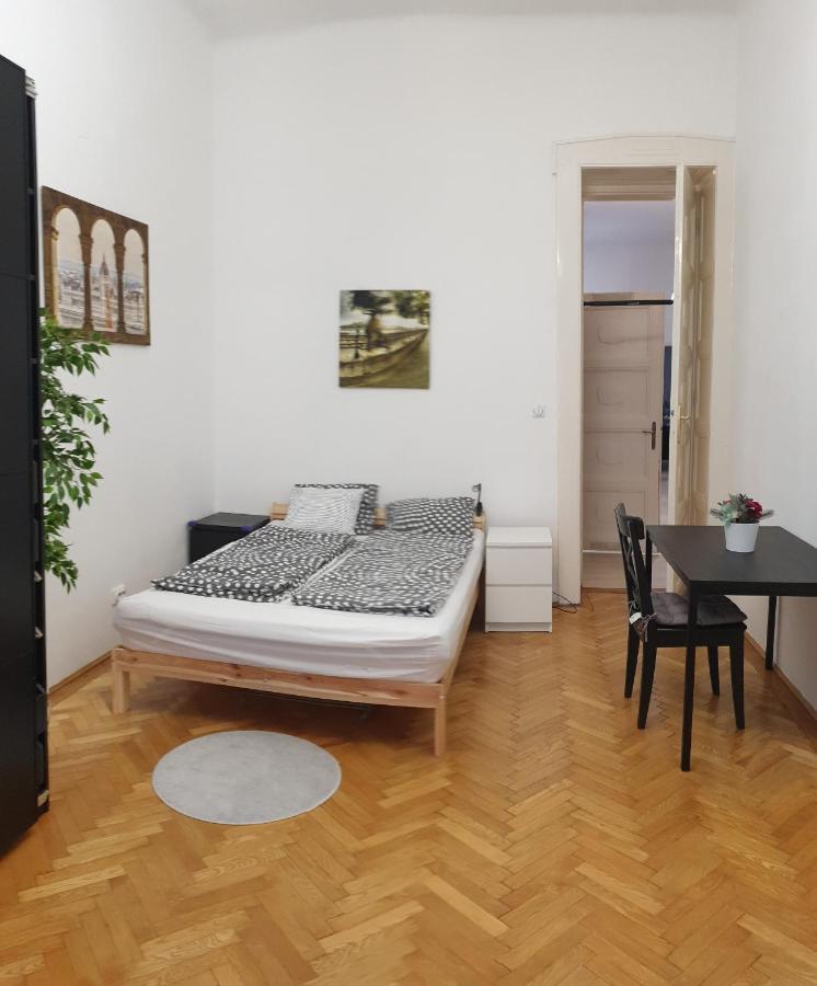 Near Jokai Ter With 3 Rooms Budapešť Exteriér fotografie